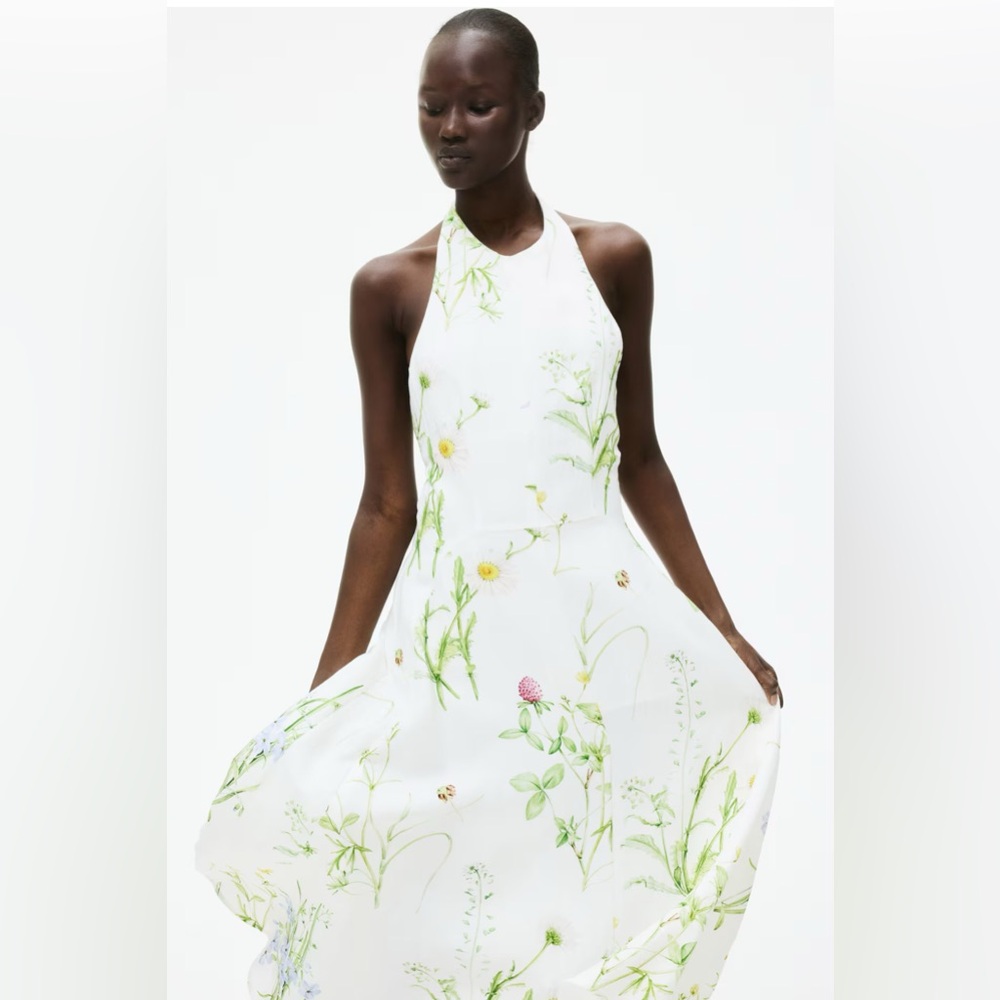 🔥 Closet Sale! H&M White Floral Backless Dress